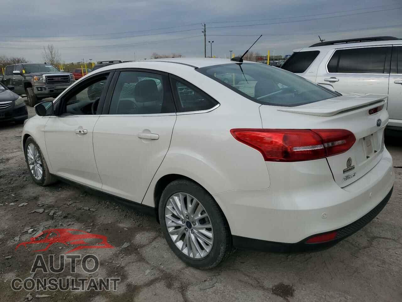 FORD FOCUS 2018 - 1FADP3J22JL215447