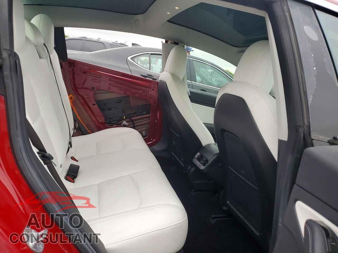TESLA MODEL 3 2018 - 5YJ3E1EB1JF100741