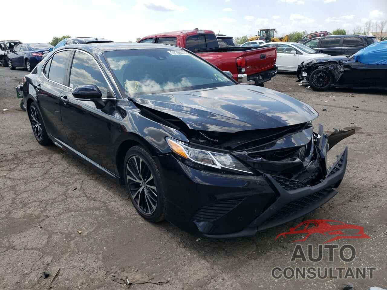 TOYOTA CAMRY 2018 - 4T1B11HK1JU558365