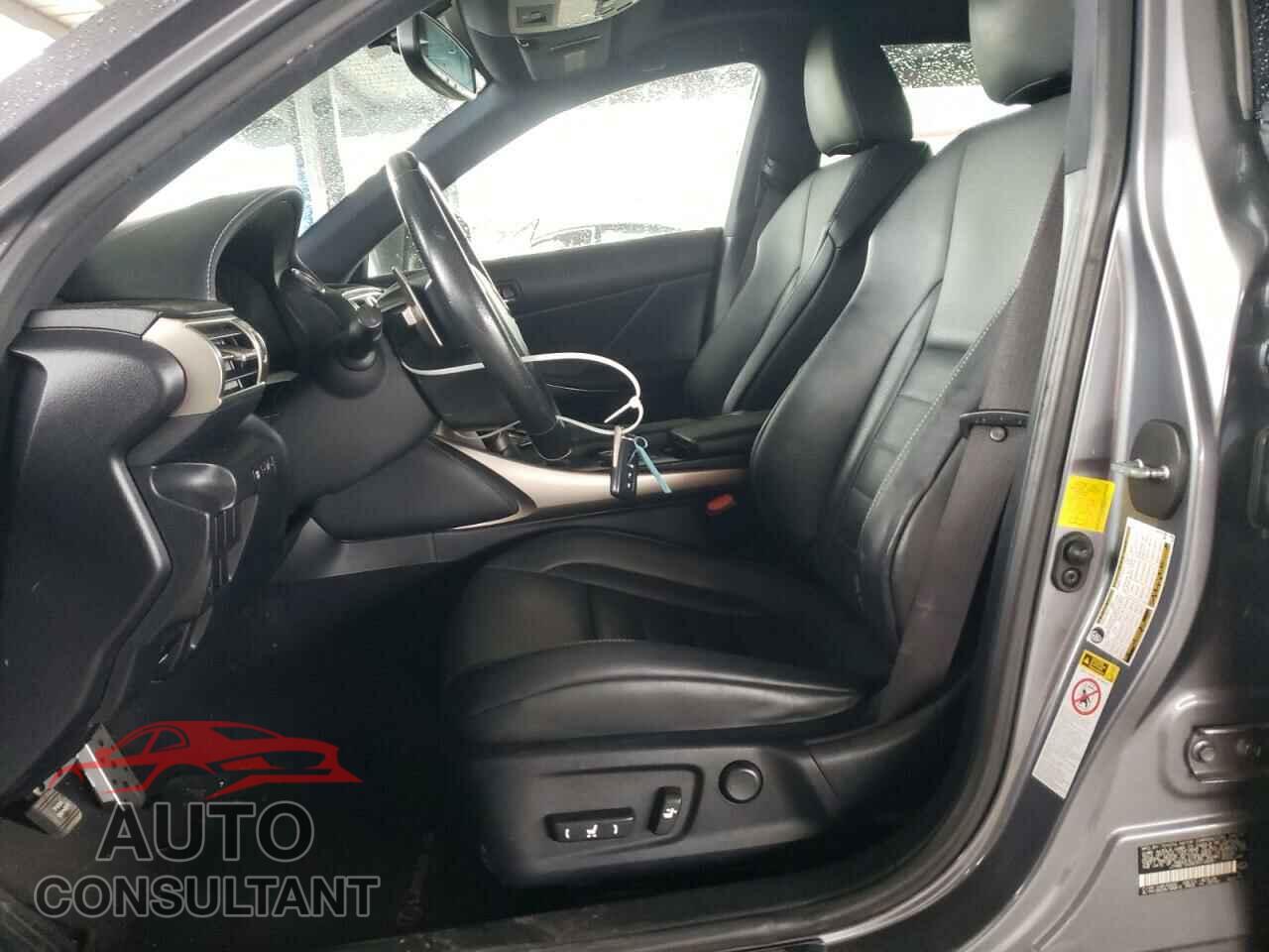 LEXUS IS 2014 - JTHBE1D26E5012626