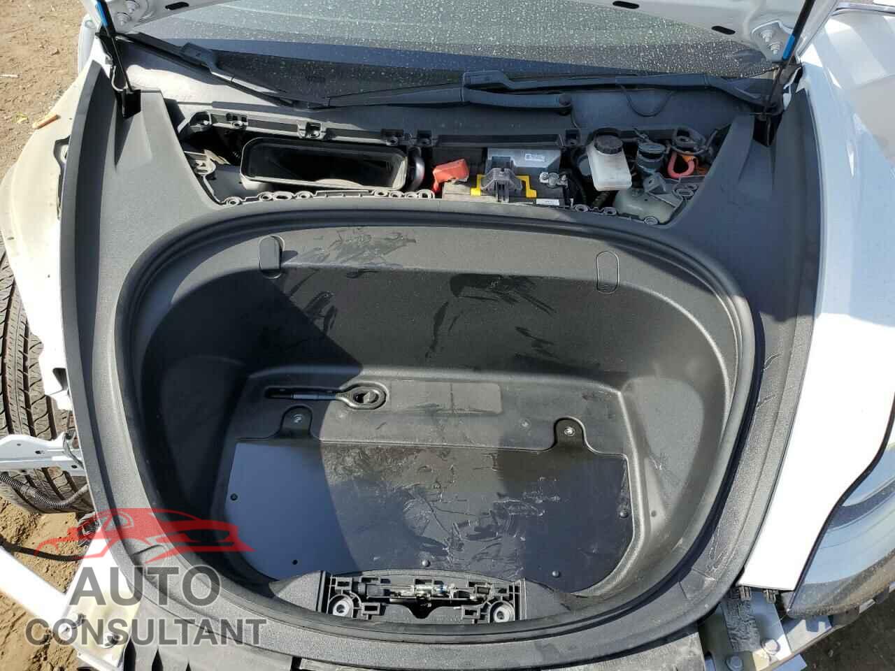 TESLA MODEL 3 2018 - 5YJ3E1EA0JF051040