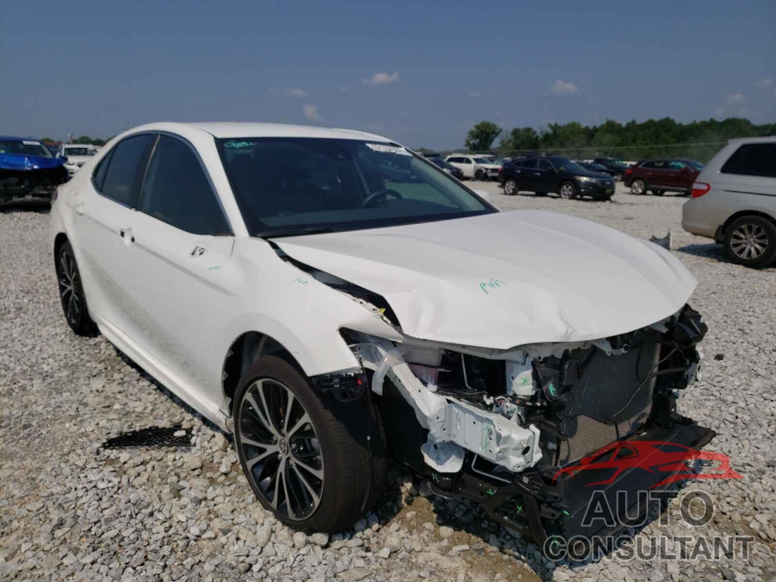 TOYOTA CAMRY 2020 - 4T1G11AK3LU507260