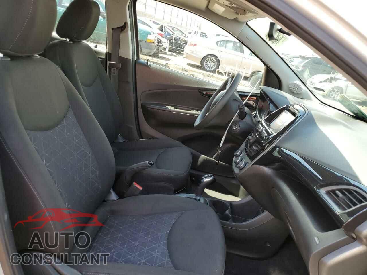 CHEVROLET SPARK 2020 - KL8CD6SA1LC448687