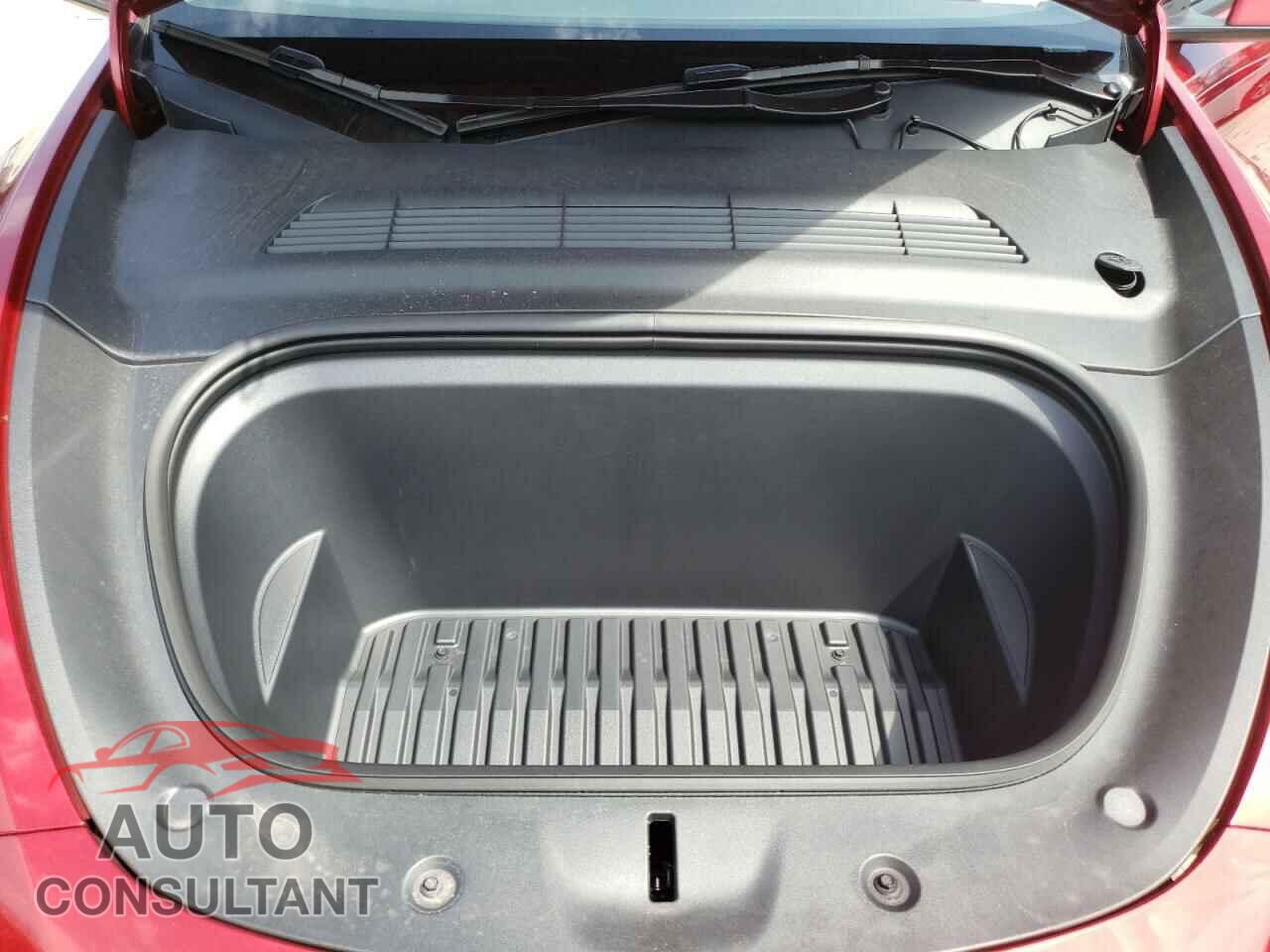 TESLA MODEL Y 2024 - 7SAYGAEE2RF048805