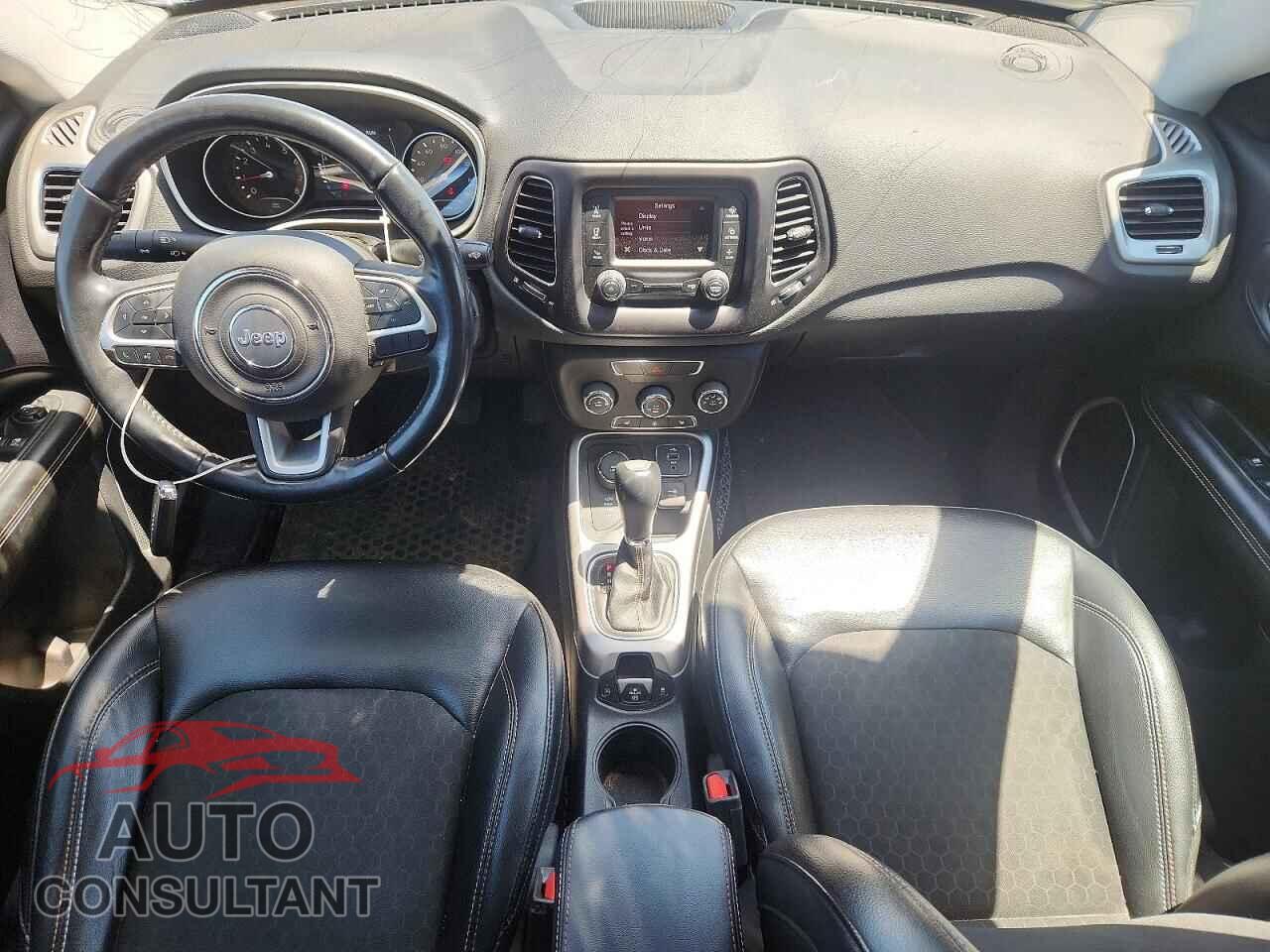 JEEP COMPASS 2018 - 3C4NJDBB0JT239965