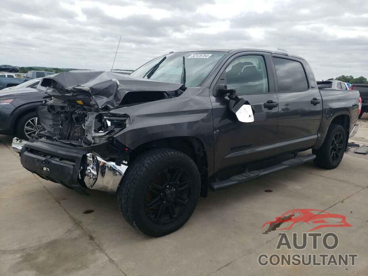 TOYOTA TUNDRA 2018 - 5TFEM5F1XJX131940