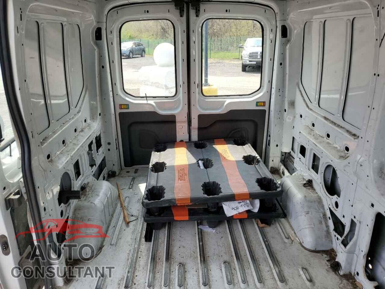 FORD TRANSIT 2017 - 1FTYR1CM3HKB24549