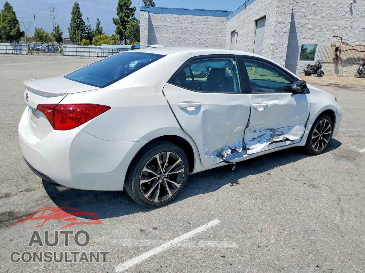 TOYOTA COROLLA 2018 - 5YFBURHEXJP767122
