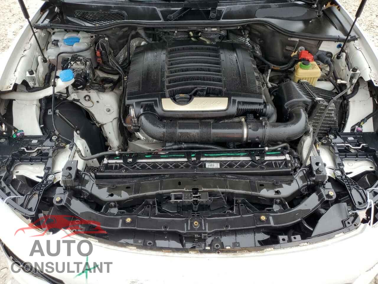 PORSCHE CAYENNE 2016 - WP1AA2A28GKA37954