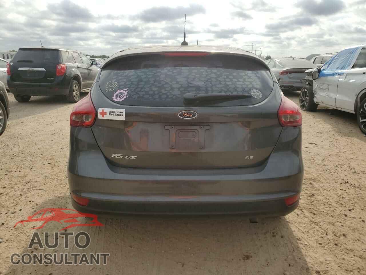 FORD FOCUS 2017 - 1FADP3K23HL318935