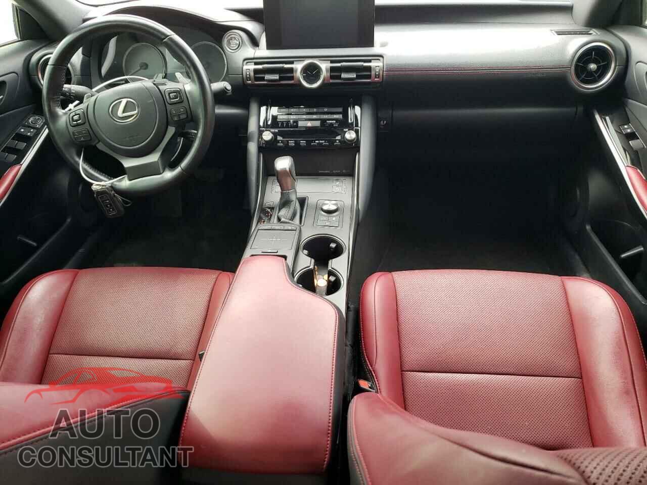 LEXUS IS 2021 - JTHCA1D24M5110035