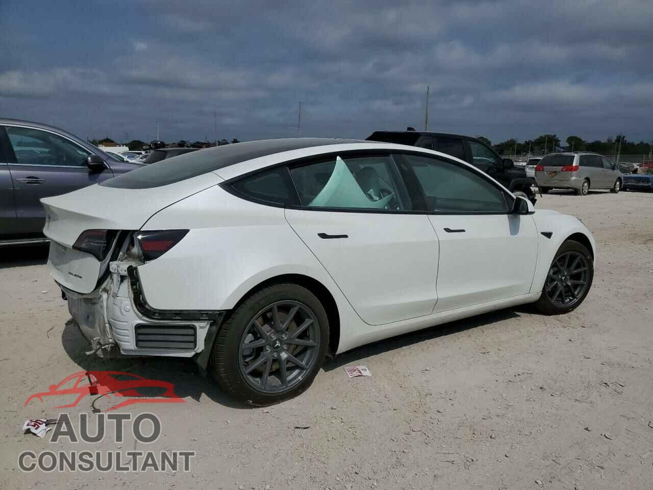 TESLA MODEL 3 2021 - 5YJ3E1EA7MF084900