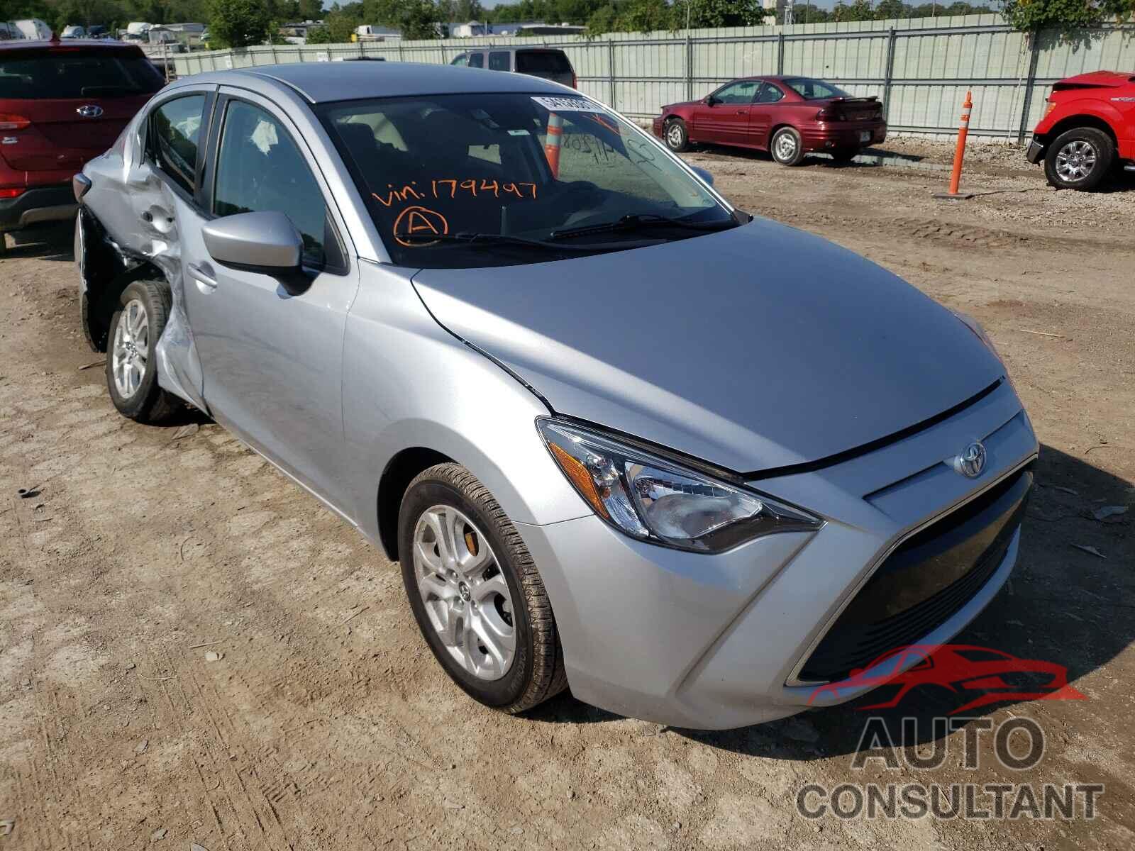 TOYOTA YARIS 2017 - 3MYDLBYV7HY179497