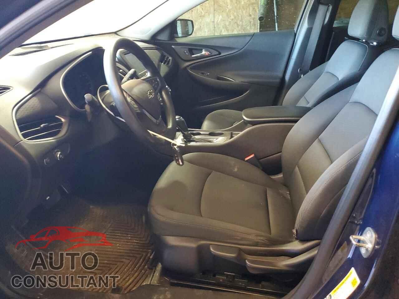 CHEVROLET MALIBU 2017 - 1G1ZB5ST0HF132117