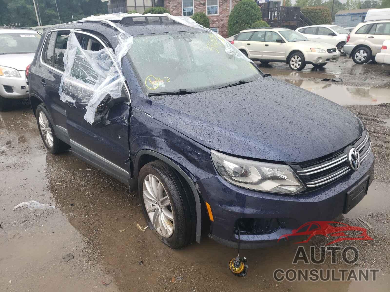 VOLKSWAGEN TIGUAN 2016 - WVGBV7AX8GW556543