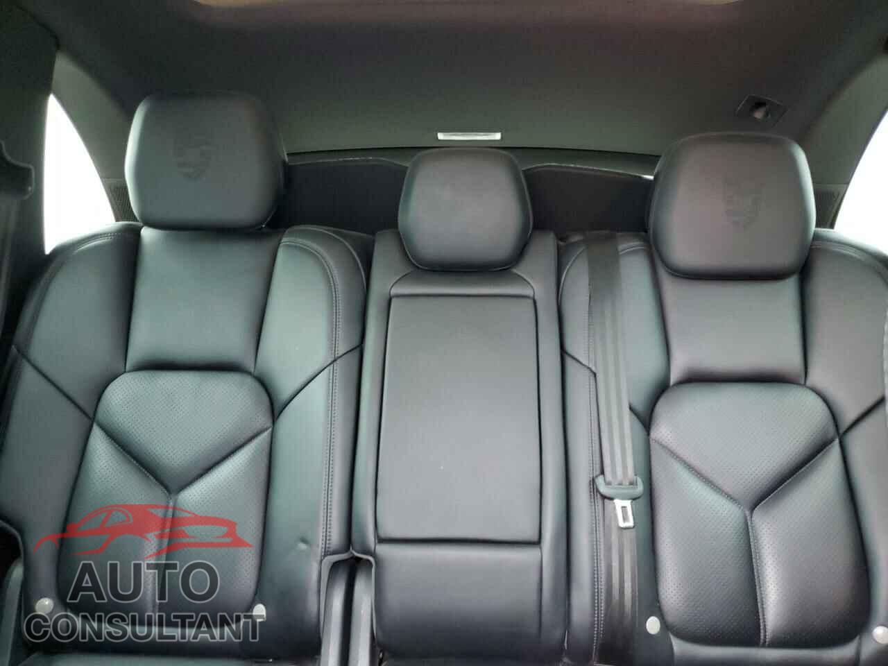 PORSCHE CAYENNE 2017 - WP1AE2A23HLA70764
