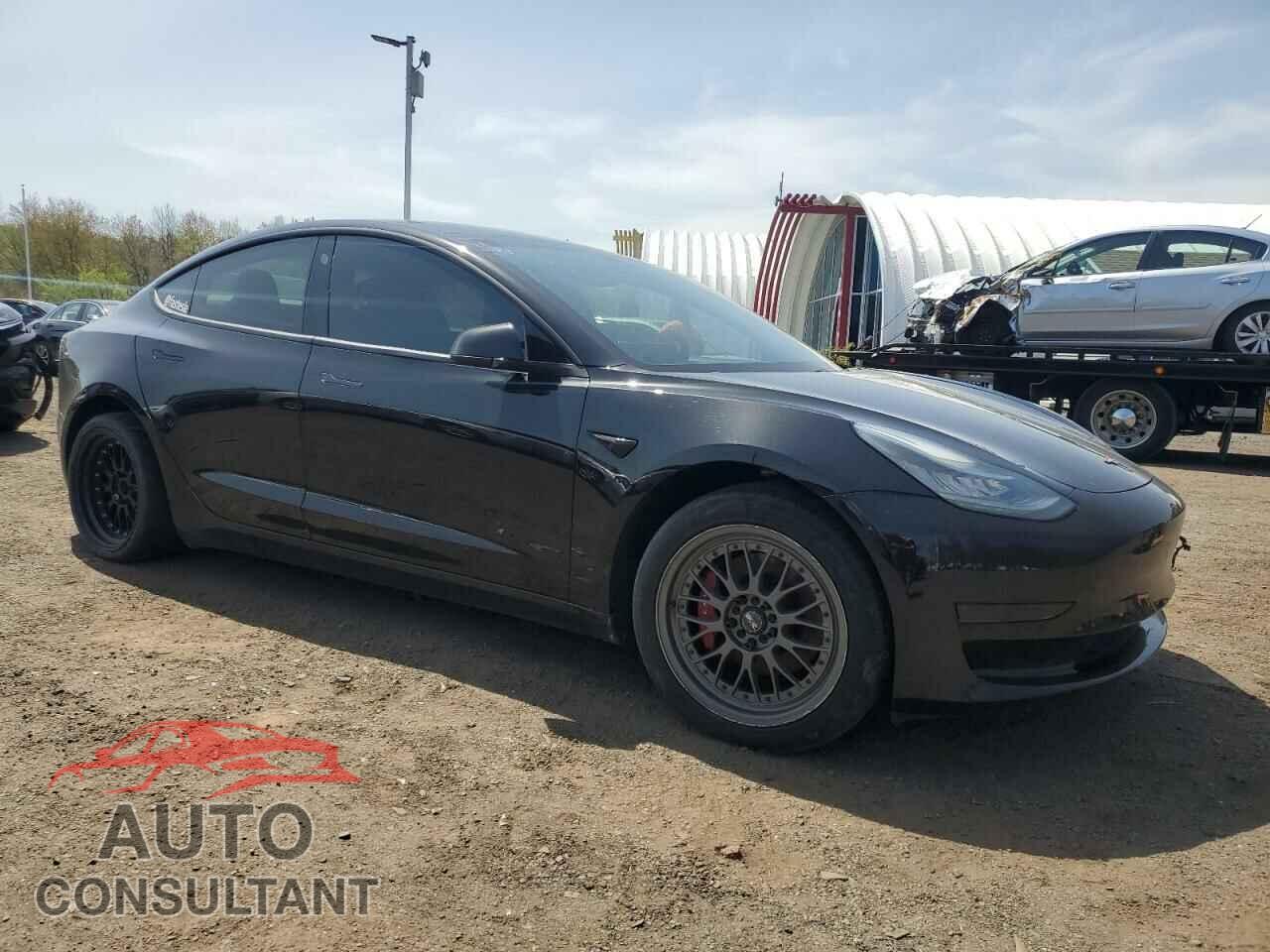TESLA MODEL 3 2018 - 5YJ3E1EB9JF068279