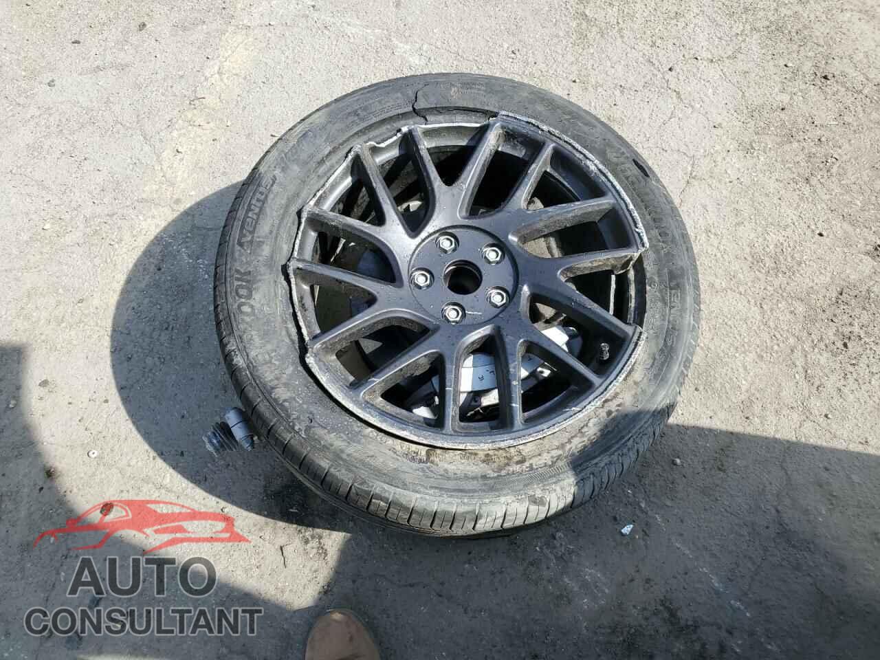 TESLA MODEL 3 2024 - 5YJ3E1EA3RF735124