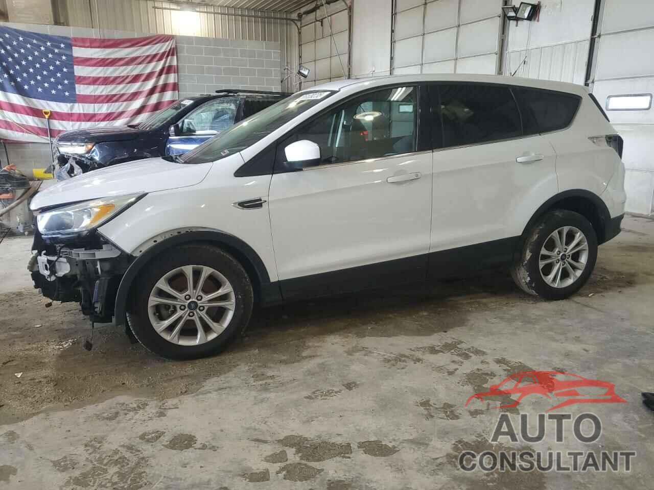 FORD ESCAPE 2017 - 1FMCU9G90HUC96504