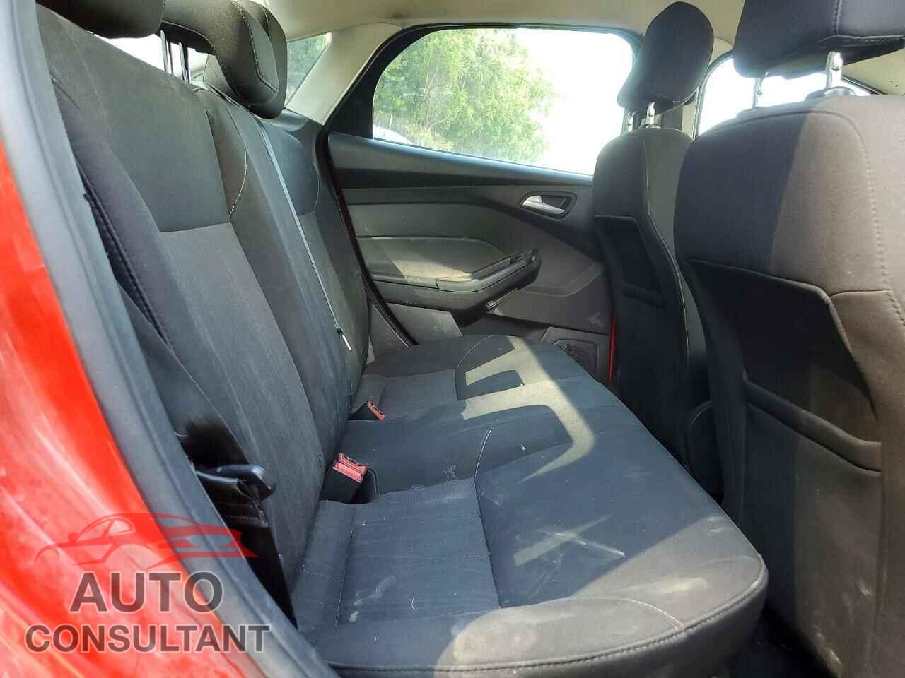 FORD FOCUS 2017 - 1FADP3F29HL330579