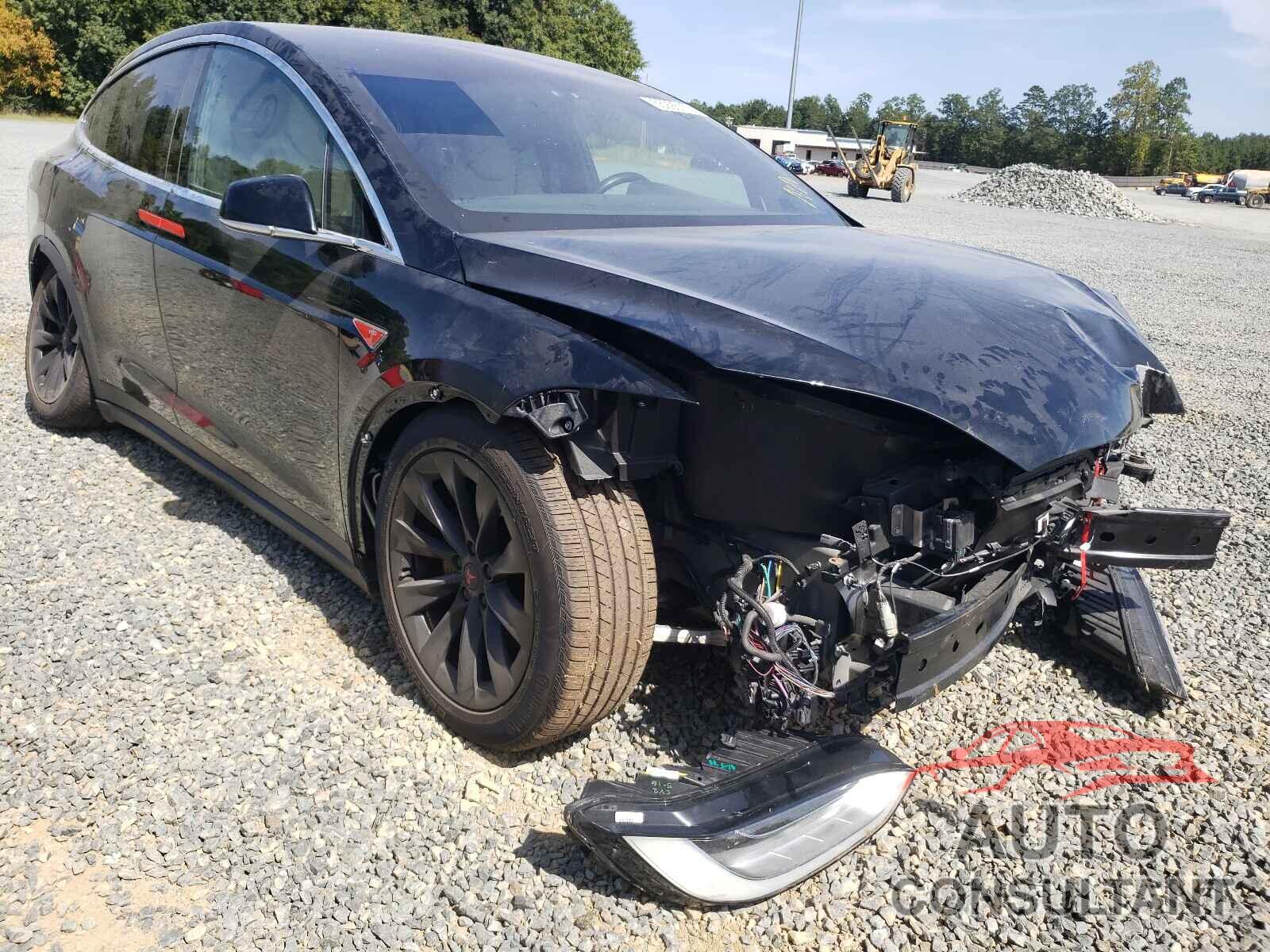 TESLA MODEL X 2016 - 5YJXCBE20GF004296