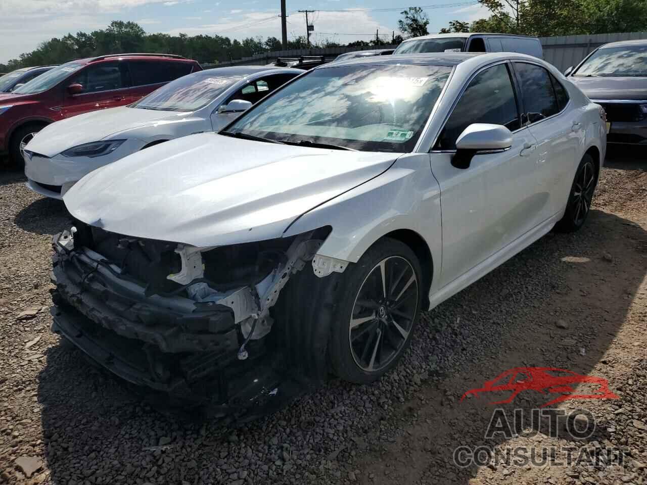 TOYOTA CAMRY 2018 - 4T1B61HK1JU123735