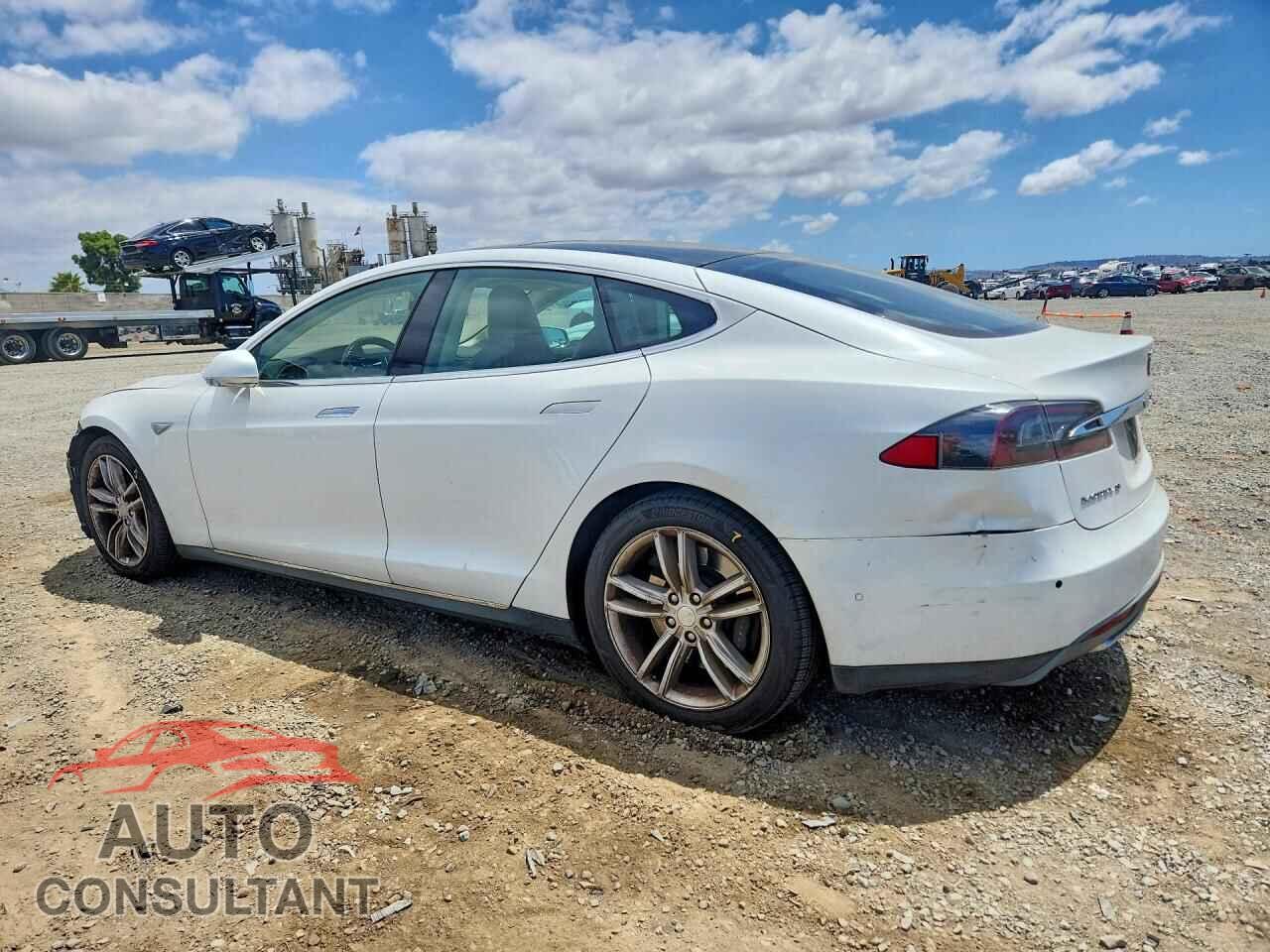TESLA MODEL S 2015 - 5YJSA1E28FF118930