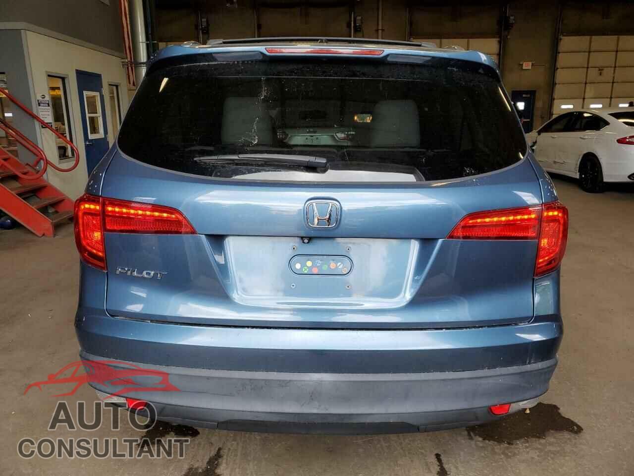 HONDA PILOT 2016 - 5FNYF5H79GB016273