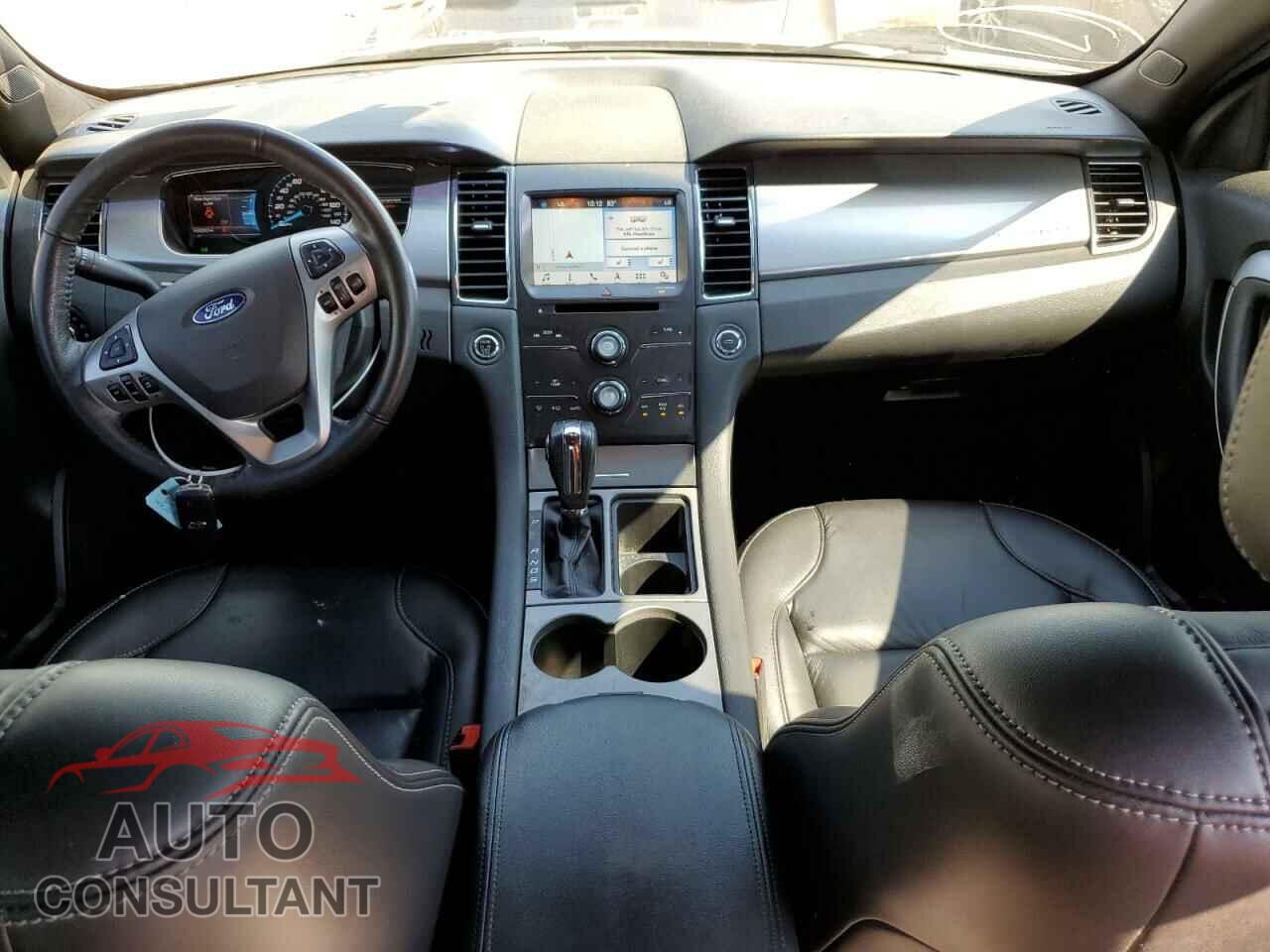 FORD TAURUS 2018 - 1FAHP2H85JG137373
