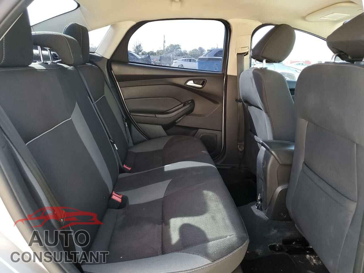 FORD FOCUS 2014 - 1FADP3F26EL348758