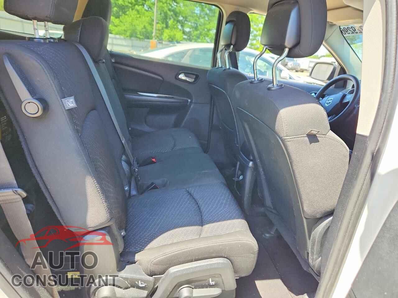 DODGE JOURNEY 2015 - 3C4PDCBG0FT744093