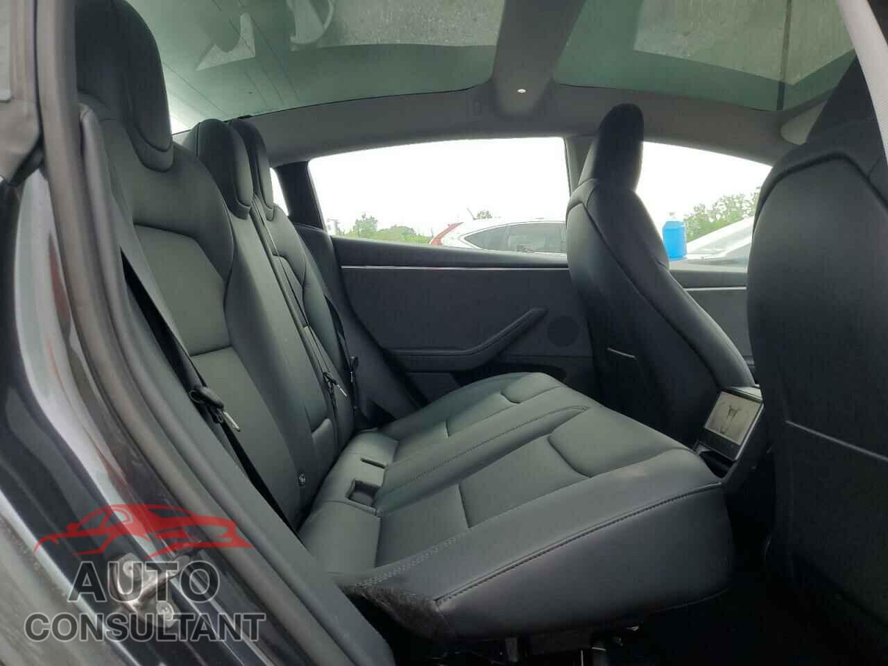 TESLA MODEL 3 2024 - 5YJ3E1EA8RF773982