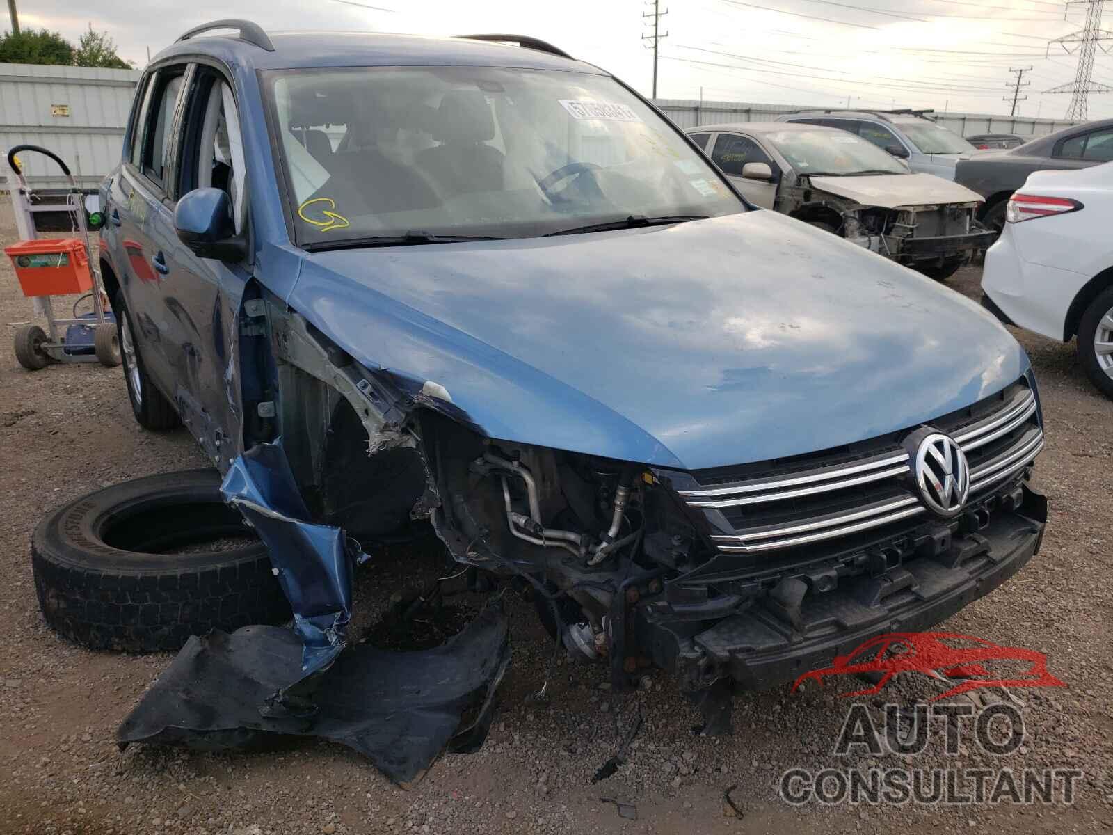 VOLKSWAGEN TIGUAN 2017 - WVGBV7AX2HW501653