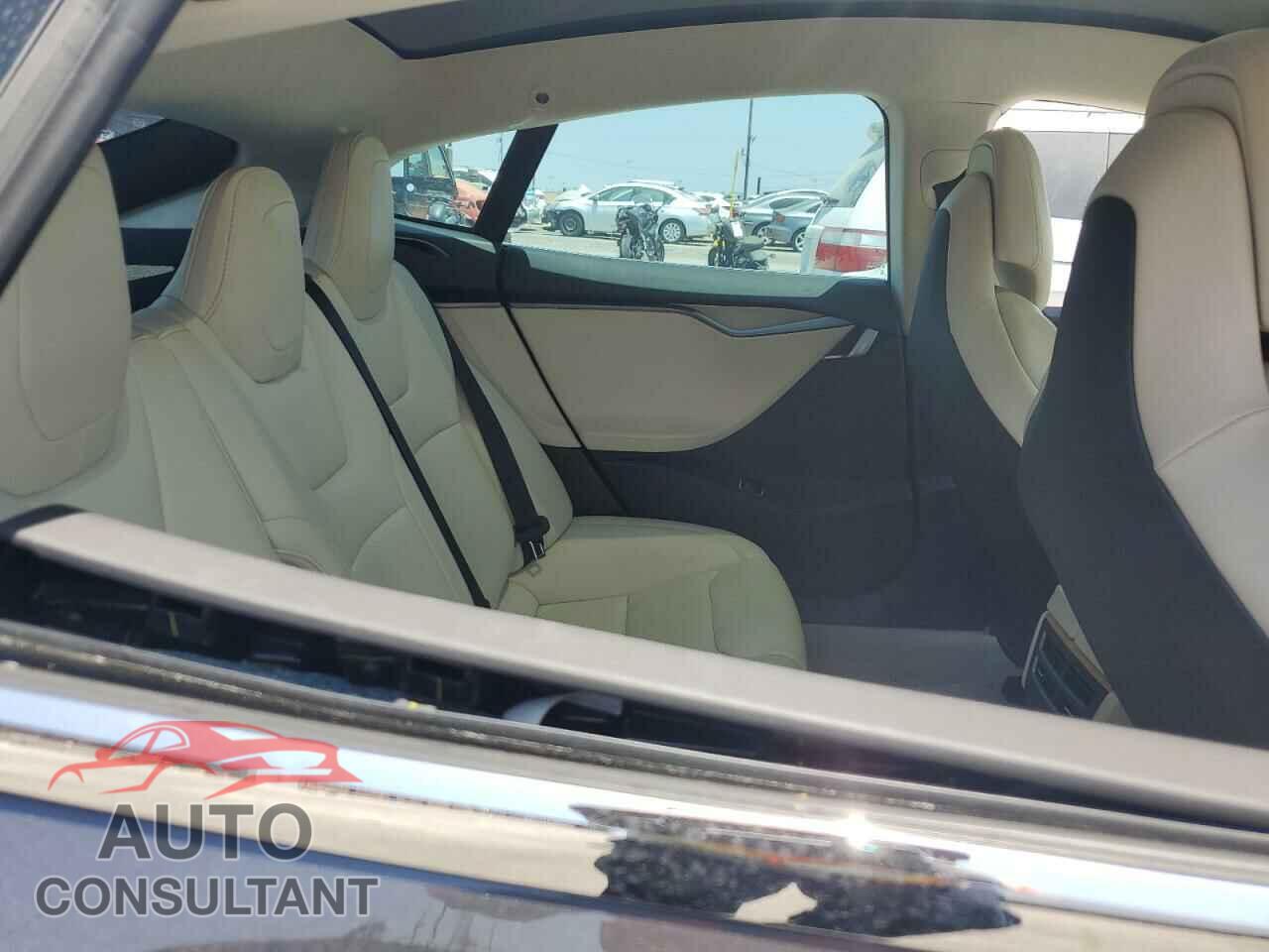 TESLA MODEL S 2019 - 5YJSA1E48KF330920