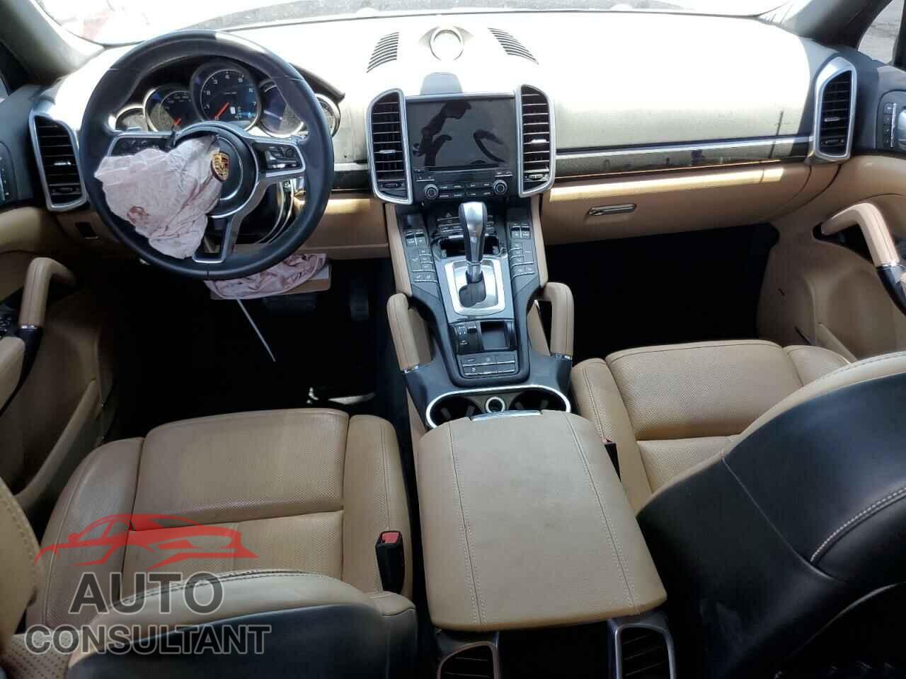 PORSCHE CAYENNE 2018 - WP1AA2A20JKA06611