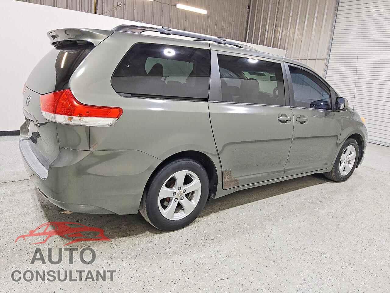 TOYOTA SIENNA 2011 - 5TDKK3DC4BS103012