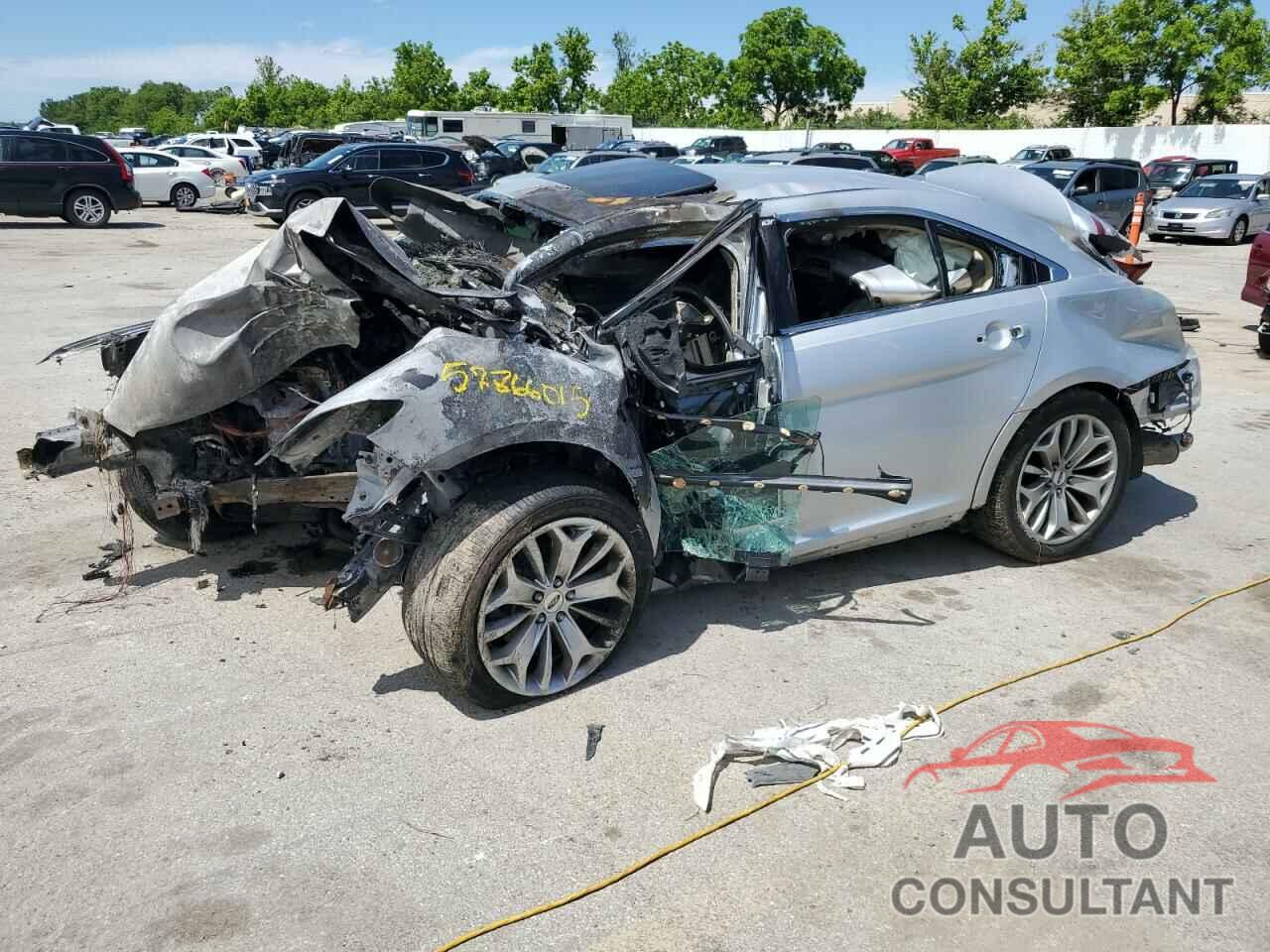 FORD TAURUS 2018 - 1FAHP2F85JG110242