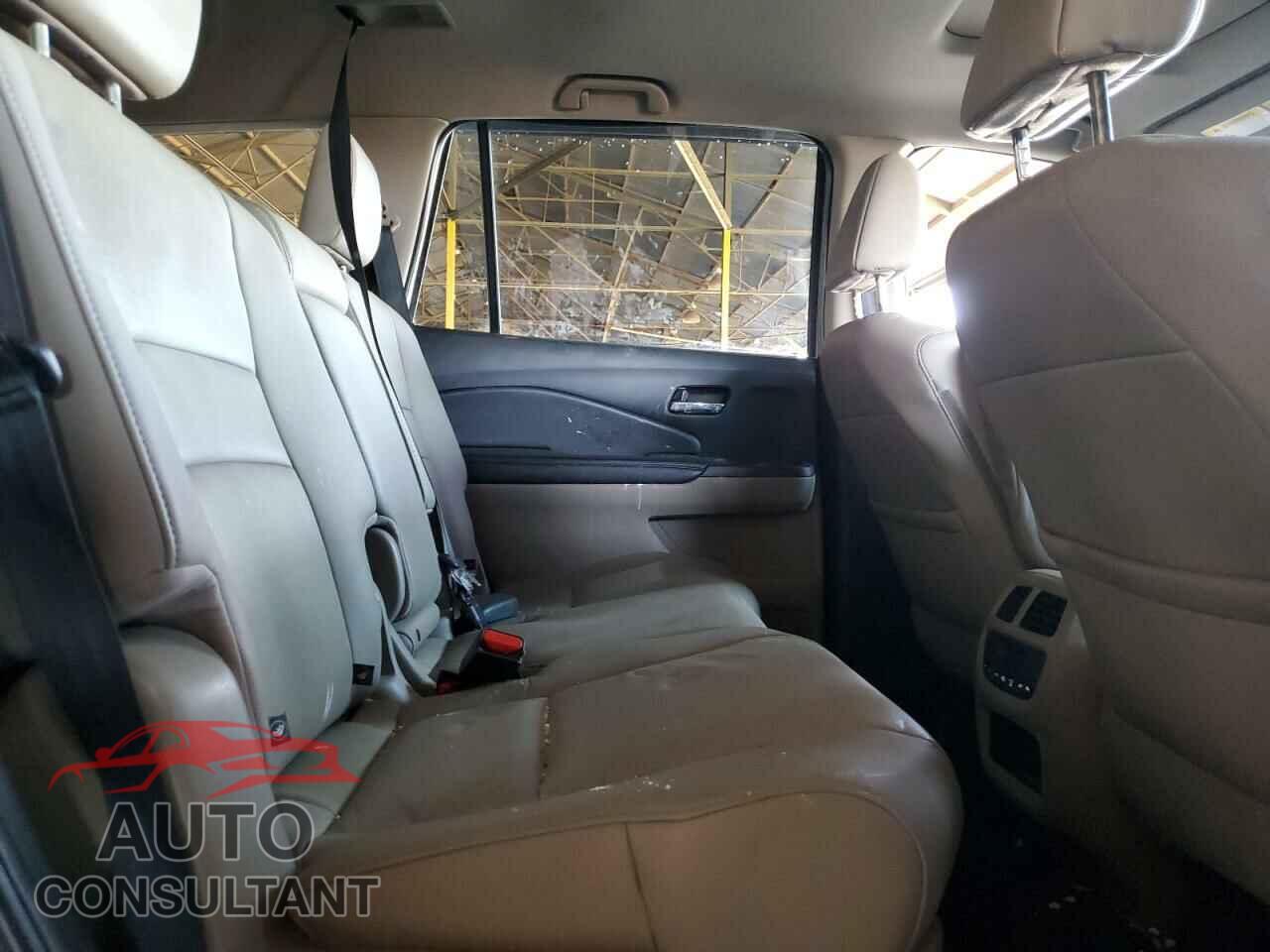 HONDA PILOT 2017 - 5FNYF6H56HB076484