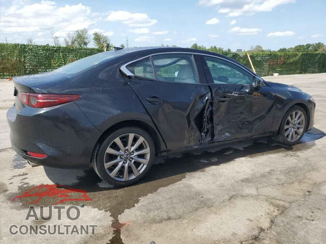 MAZDA 3 2019 - JM1BPBEM8K1139267