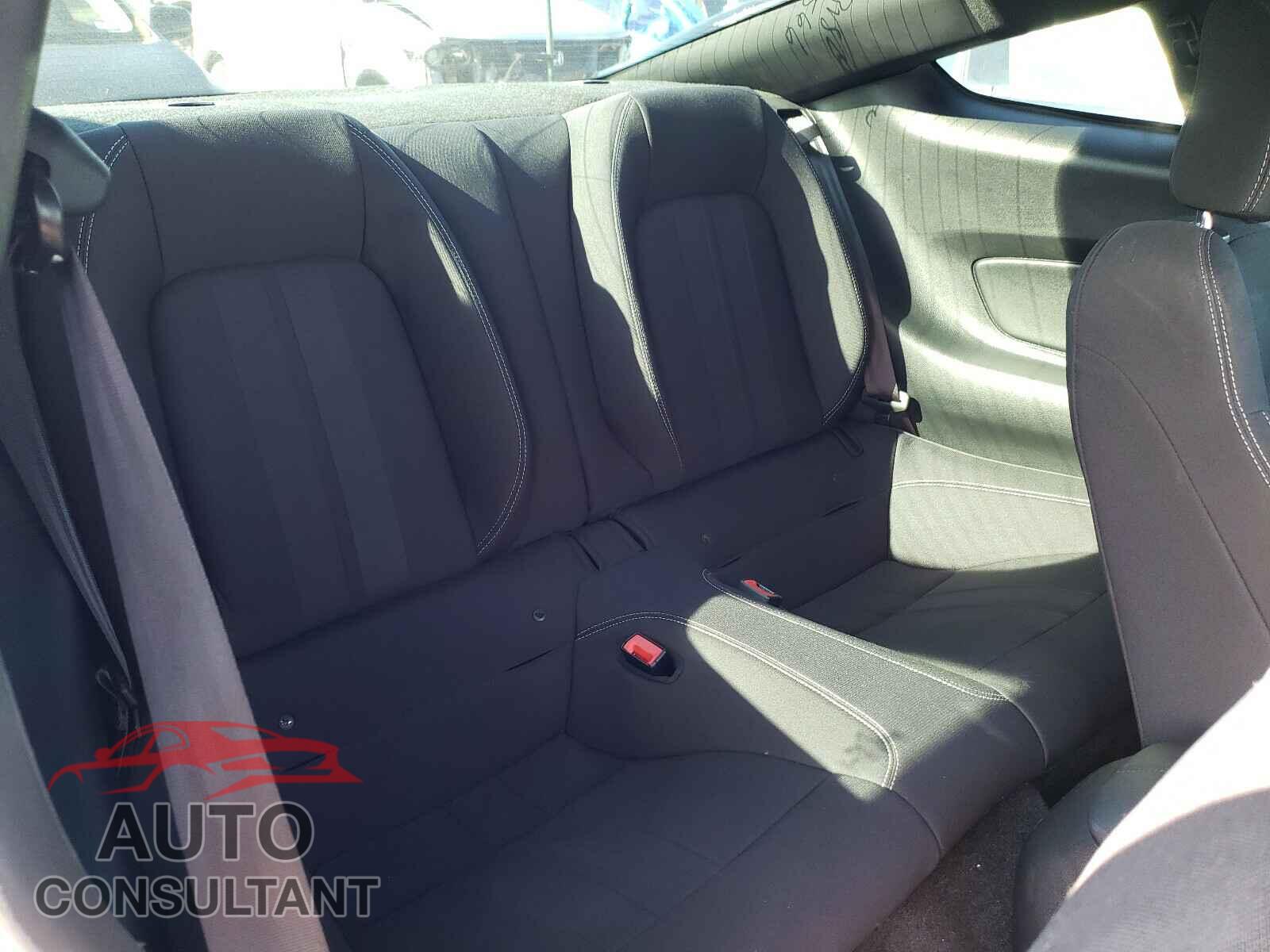 FORD MUSTANG 2018 - 1FA6P8TH9J5170826