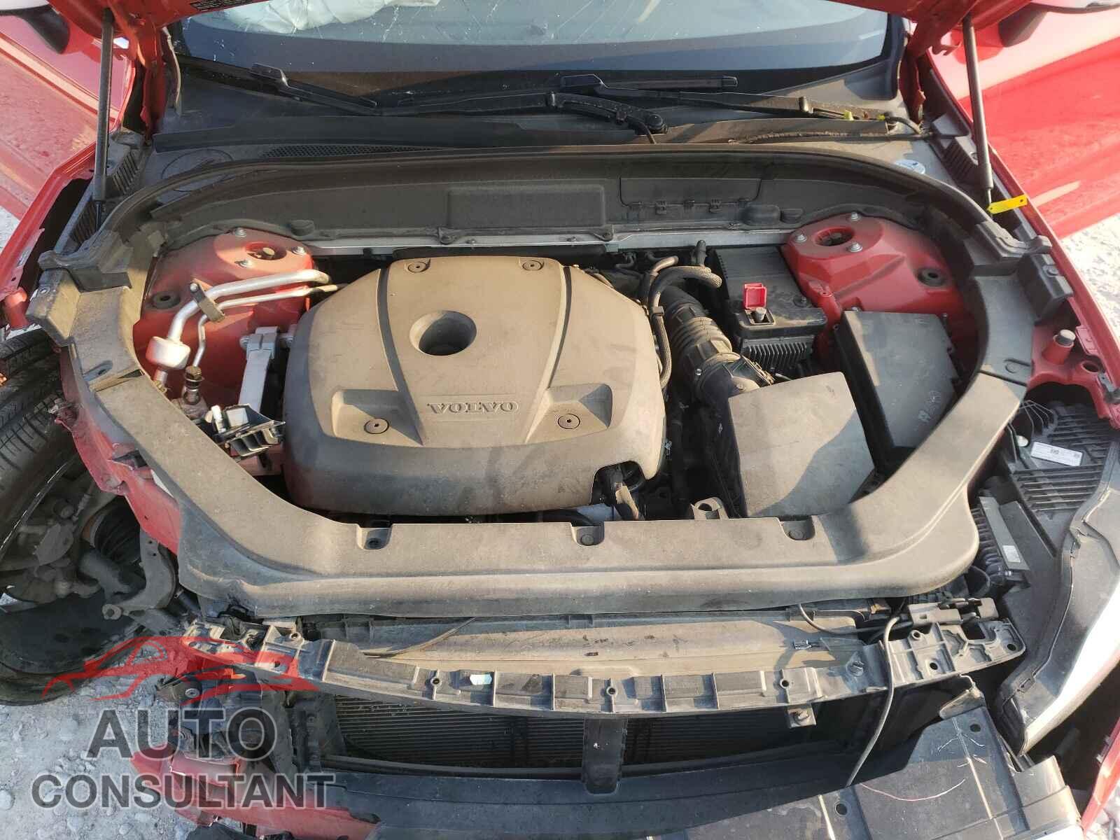 VOLVO XC60 2018 - YV4A22RM8J1076445