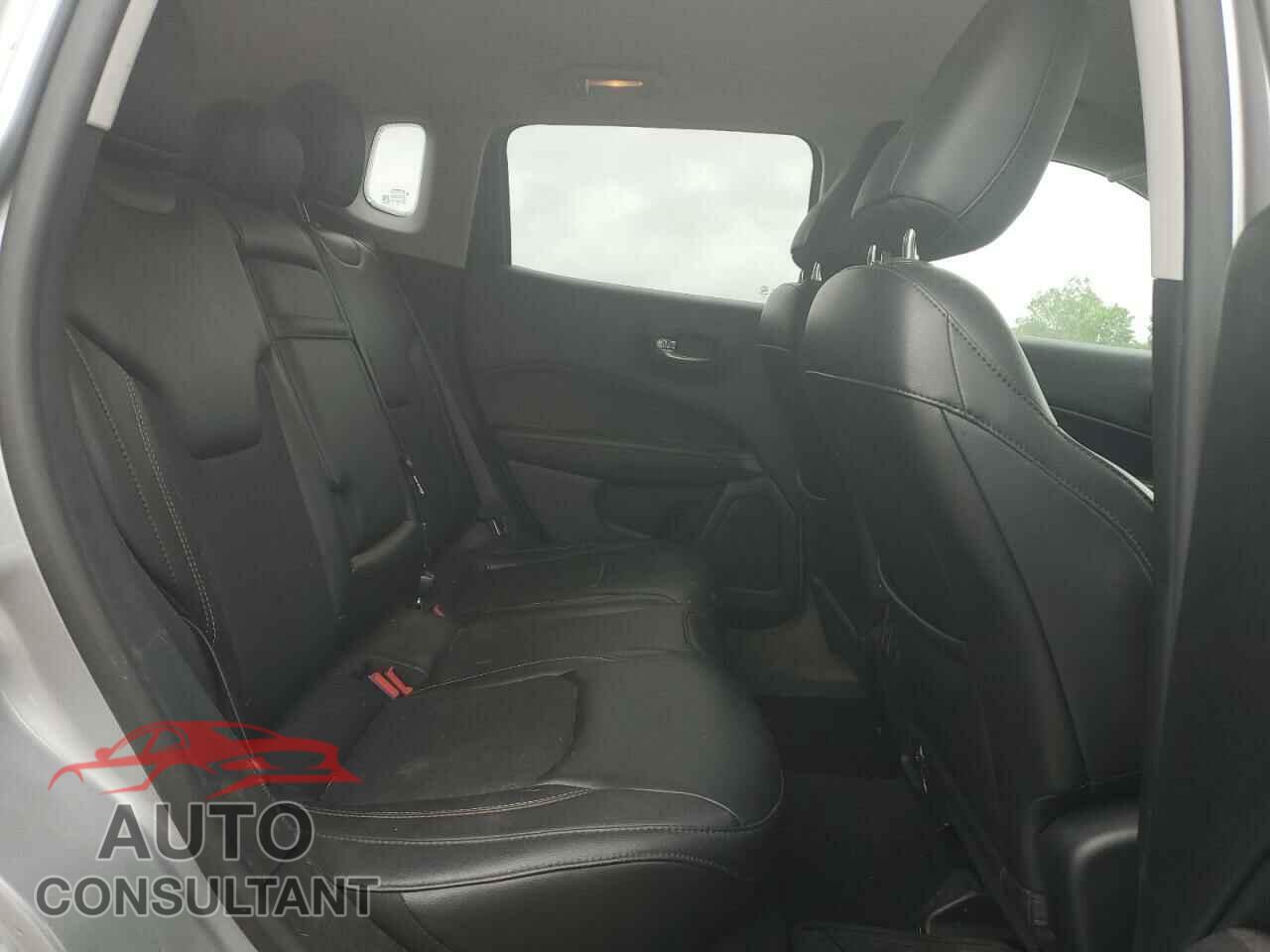 JEEP COMPASS 2018 - 3C4NJDBB9JT482044