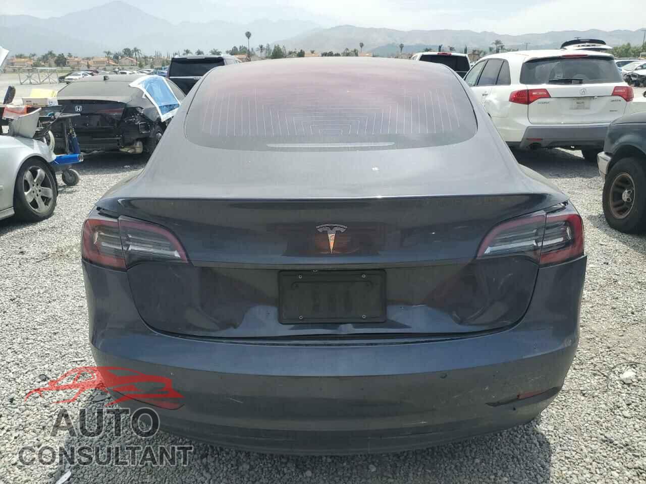 TESLA MODEL 3 2018 - 5YJ3E1EA1JF010853