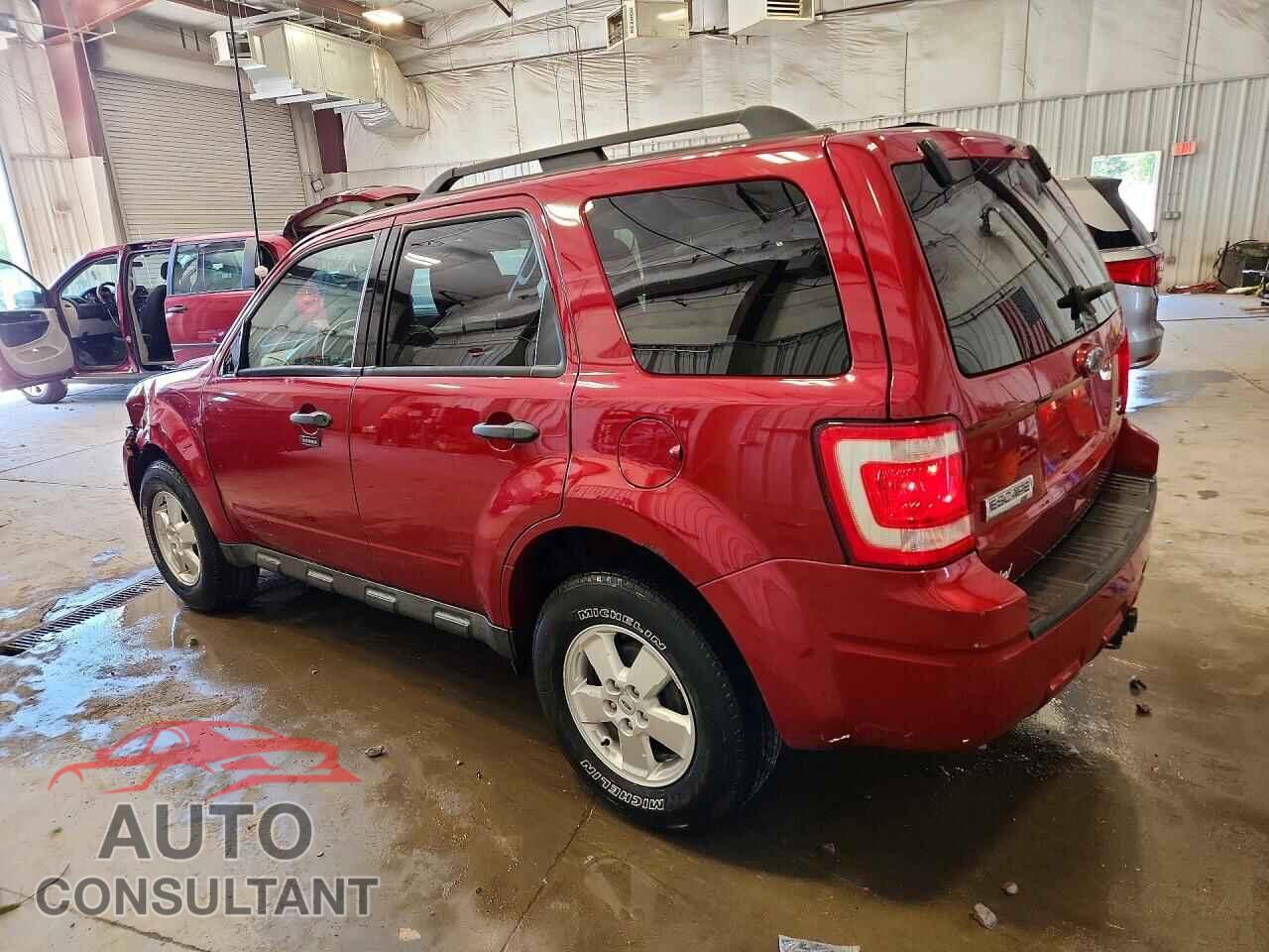 FORD ESCAPE 2010 - 1FMCU9DG7AKB09683