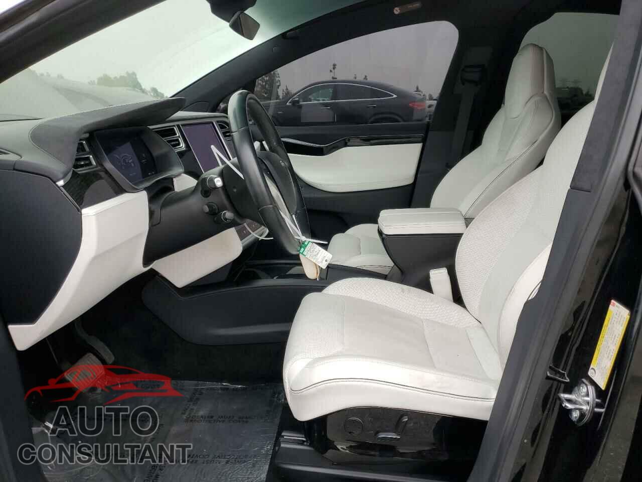 TESLA MODEL X 2016 - 5YJXCBE27GF020432