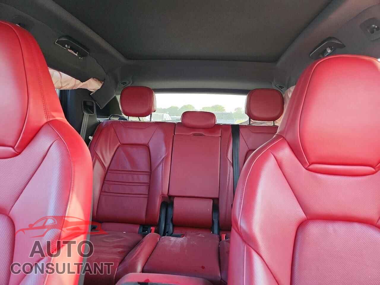 PORSCHE CAYENNE 2020 - WP1AA2AY4LDA04372