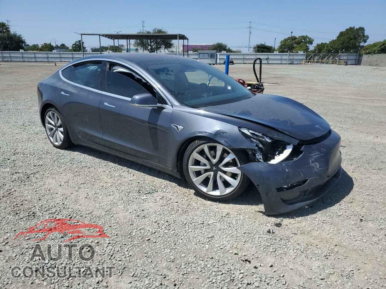 TESLA MODEL 3 2018 - 5YJ3E1EB4JF121101