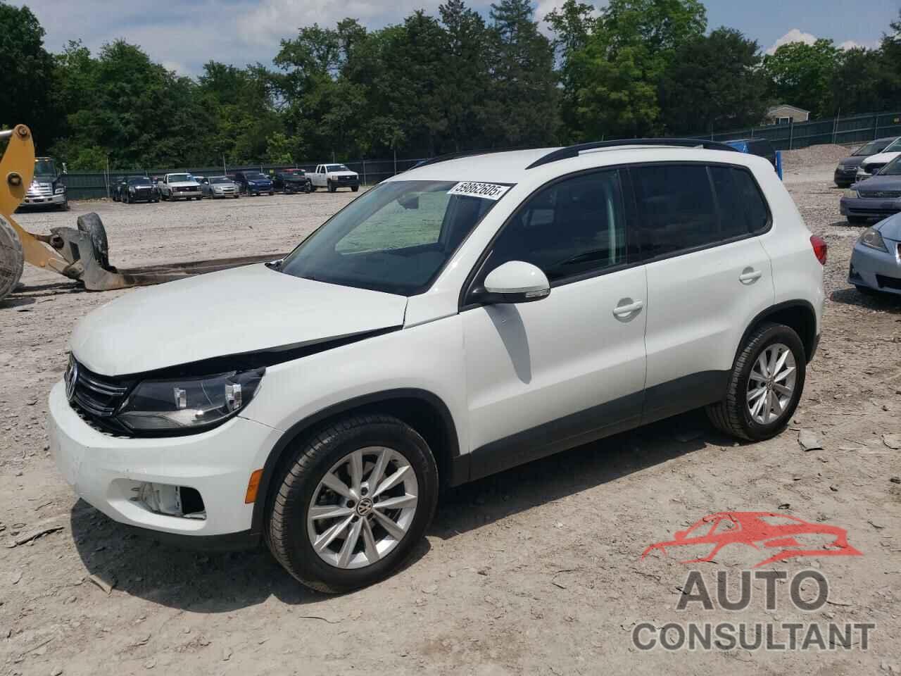 VOLKSWAGEN TIGUAN 2017 - WVGAV7AX3HK049425