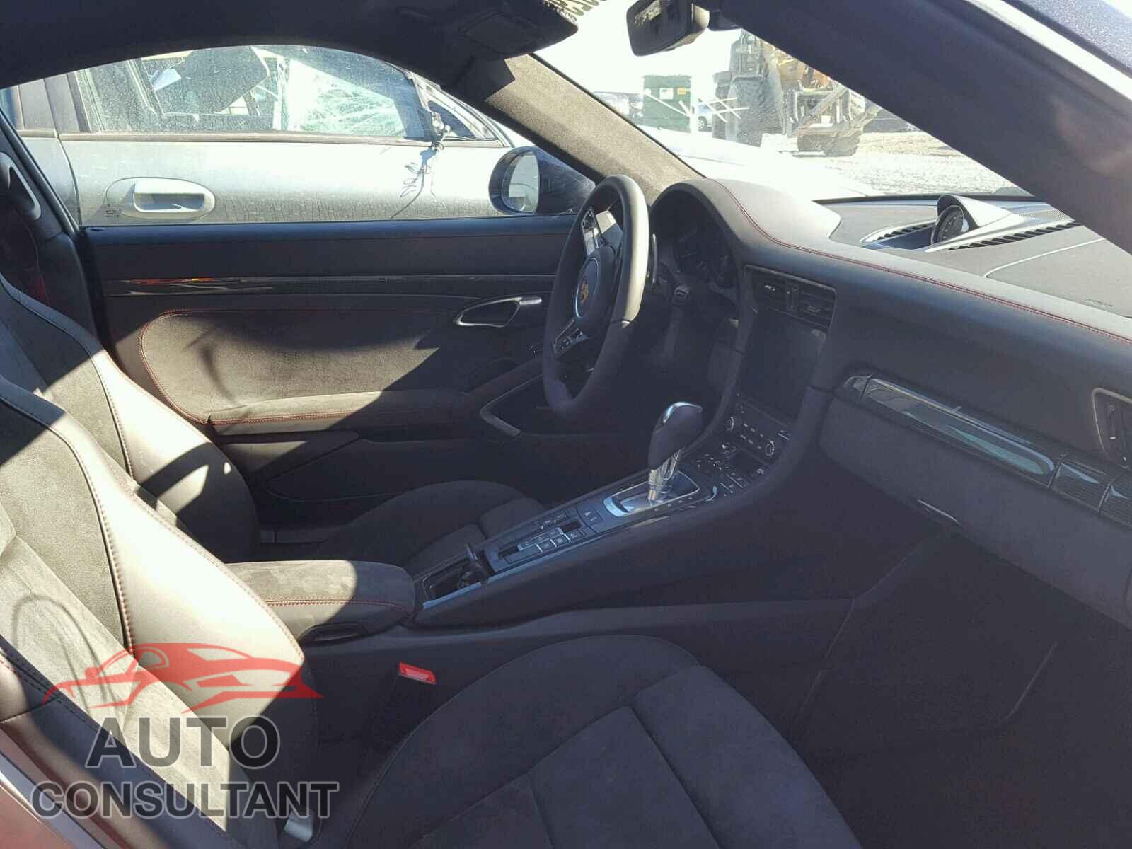 PORSCHE 911 2018 - WP0AB2A97JS122447
