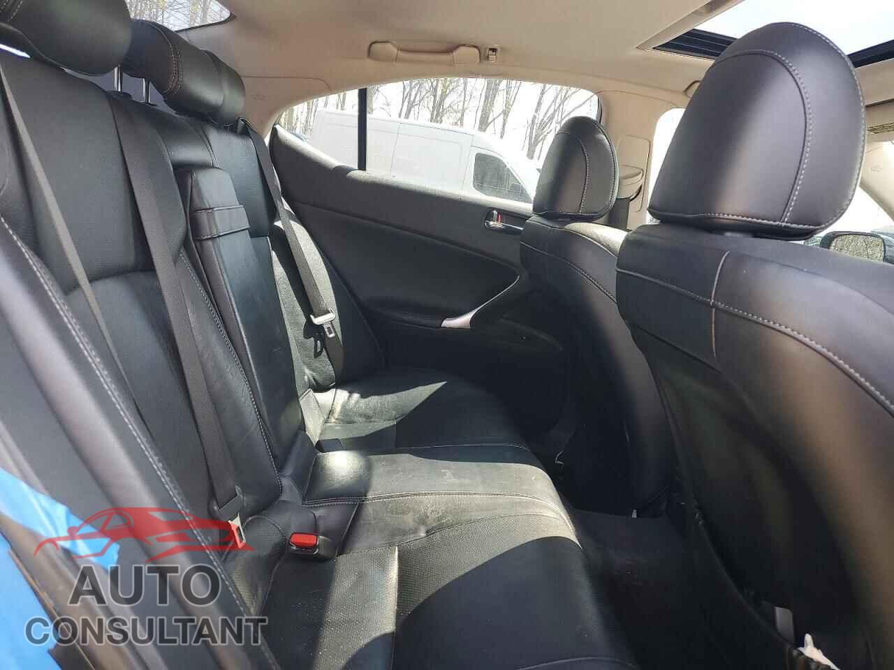 LEXUS IS 2012 - JTHCF5C25C5056883